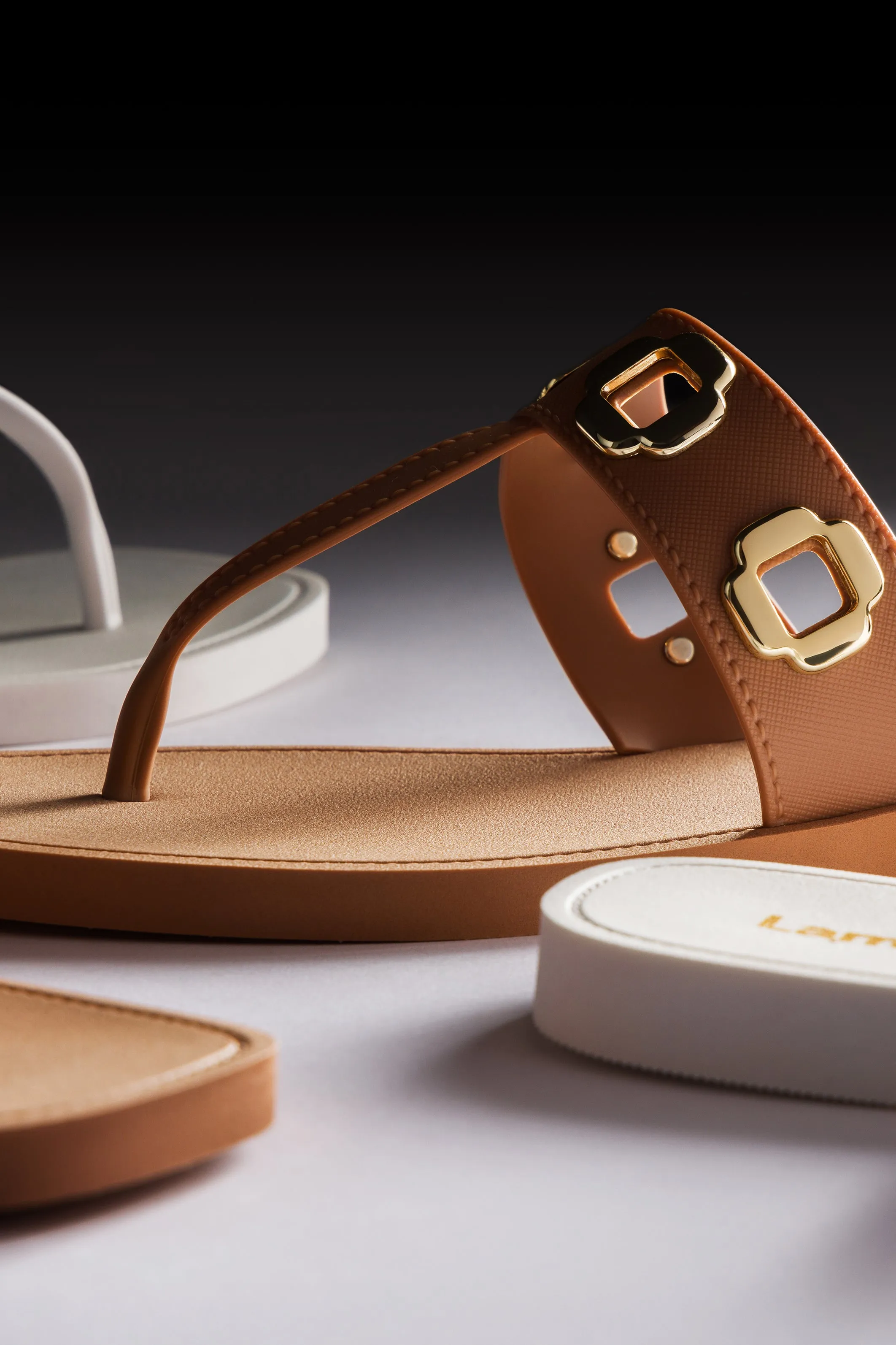 Milan S In Caramel PVC